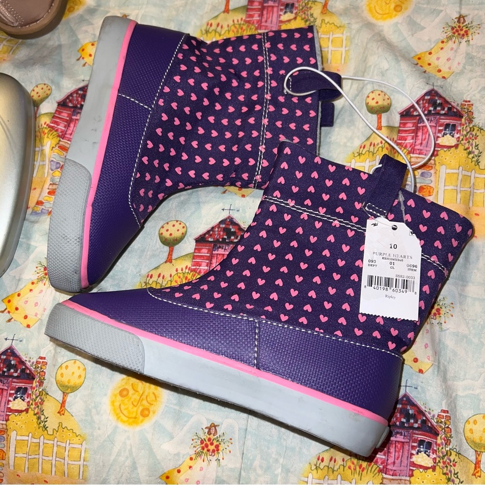 See Kai Run Kids Boots in Purple with Pink Hearts - Picture 11 of 16